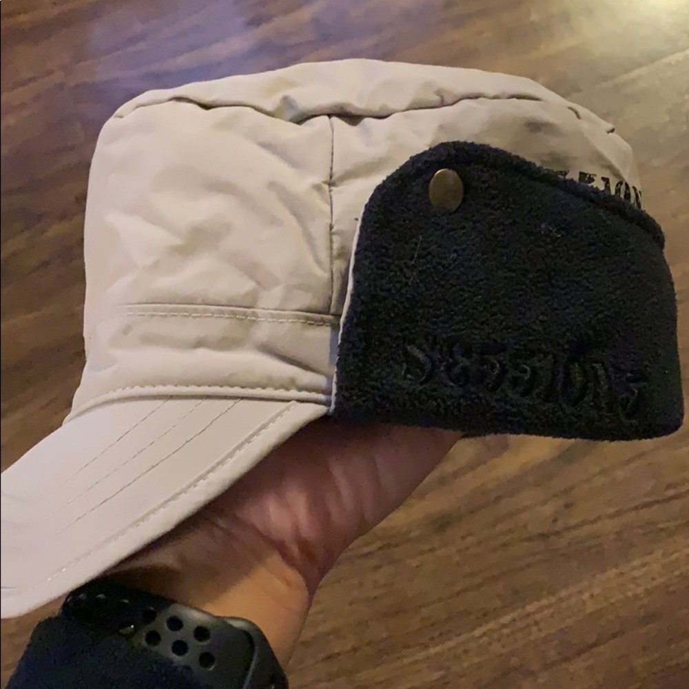 Sessions snow hat